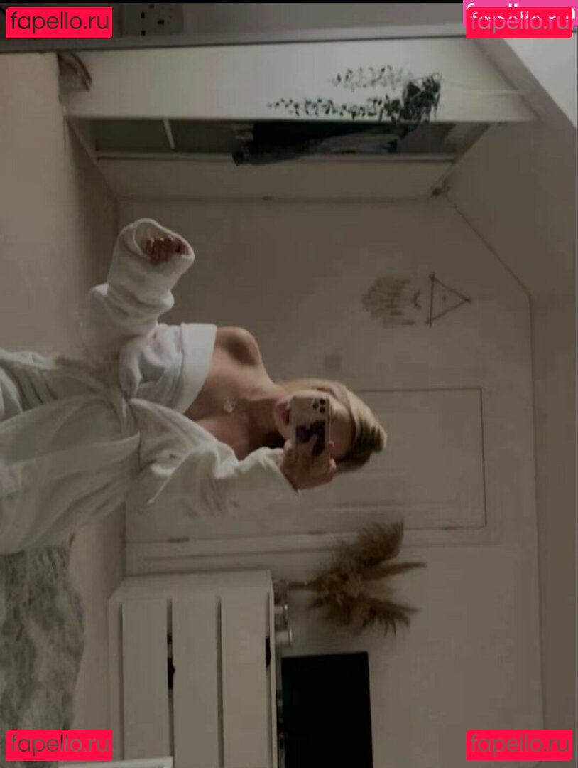 maya.zrv / monamarie Onlyfans Photo Gallery 