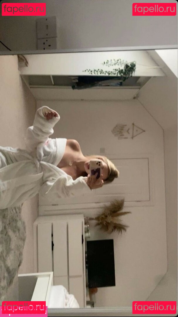 maya.zrv / monamarie Onlyfans Photo Gallery 