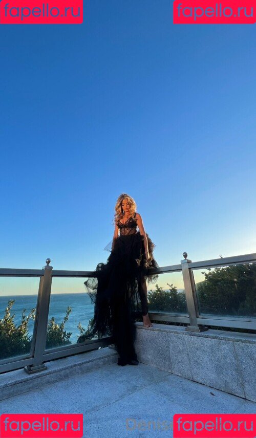 Denise Richards Onlyfans Photo Gallery 