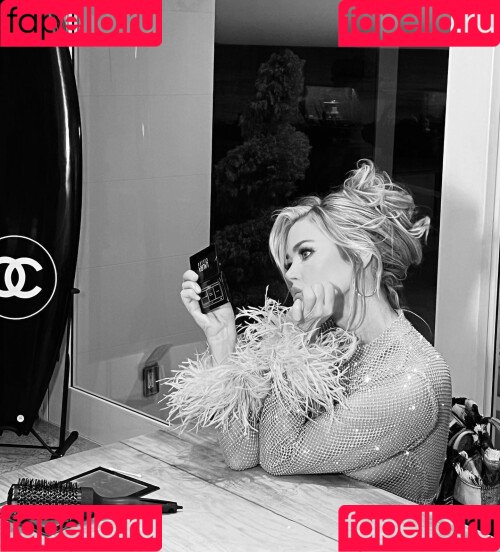 Denise Richards Onlyfans Photo Gallery 