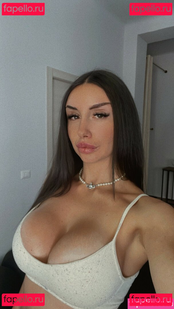 Esmeralda Morichelli / Morichels Onlyfans Photo Gallery 