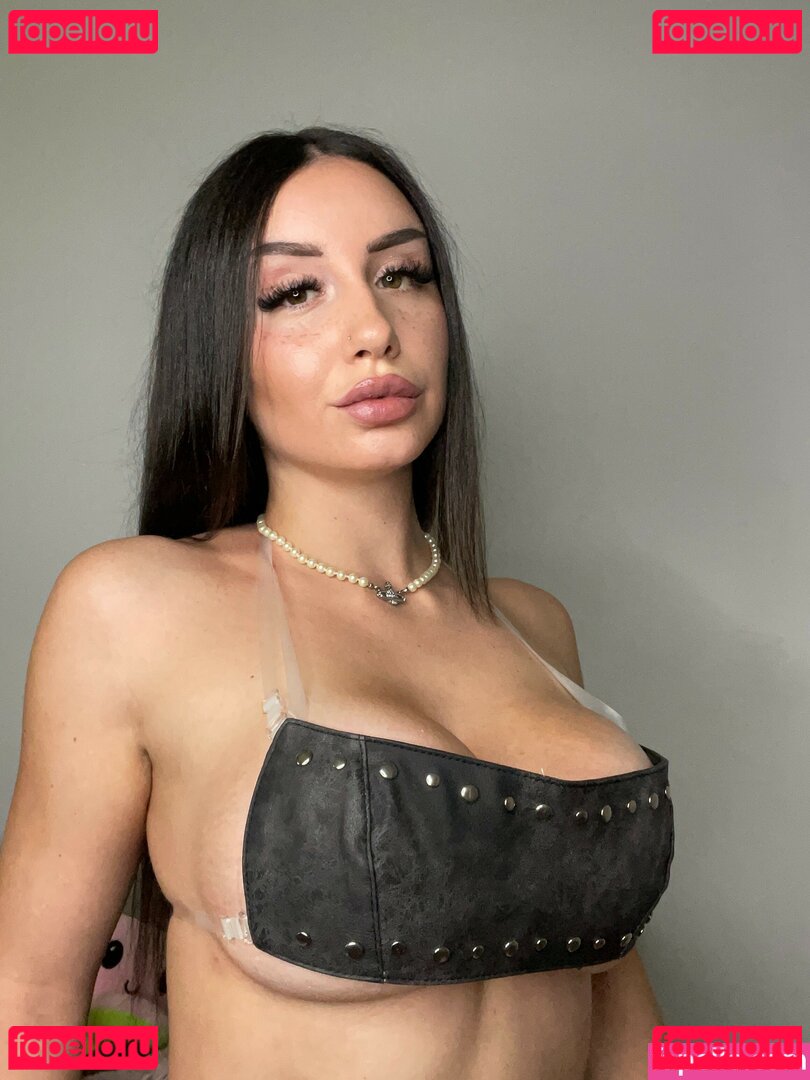 Esmeralda Morichelli / Morichels Onlyfans Photo Gallery 