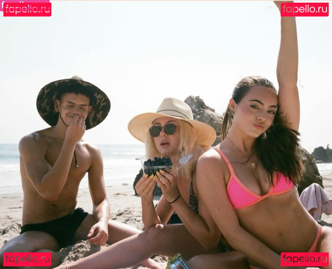 Ava Allan / avaalan / avaallan Onlyfans Photo Gallery 