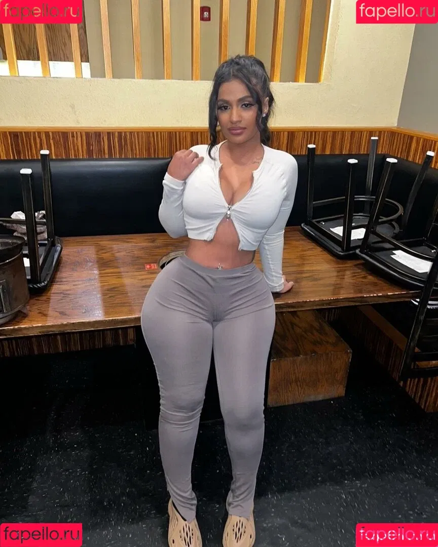 Princess A1naniee Onlyfans Photo Gallery 