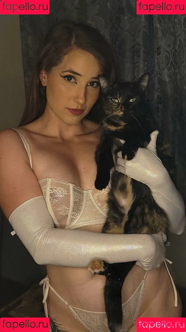 Lizzie All Day Onlyfans Photo Gallery 
