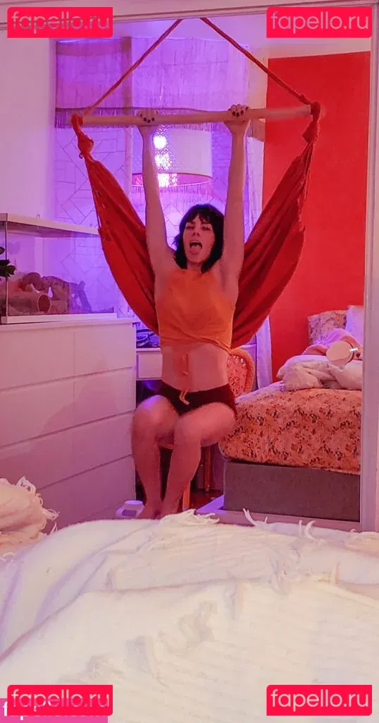 鱼子酱Fish Onlyfans Photo Gallery 