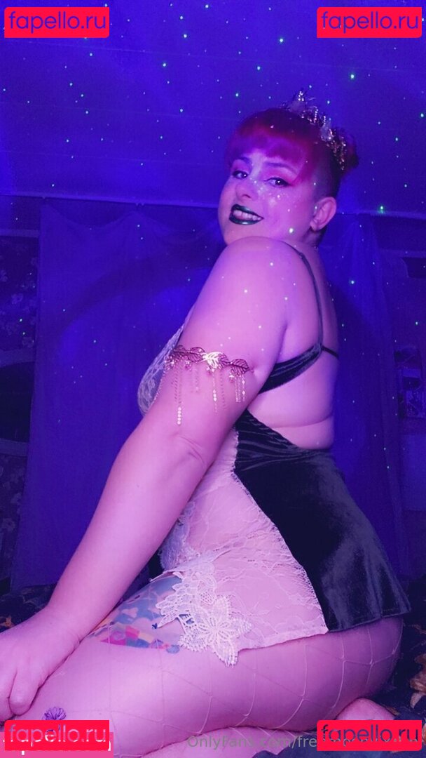 freemoonvixxen / vanessavixxenn Onlyfans Photo Gallery 