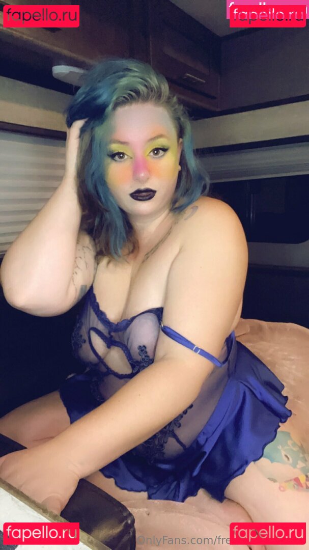 freemoonvixxen / vanessavixxenn Onlyfans Photo Gallery 