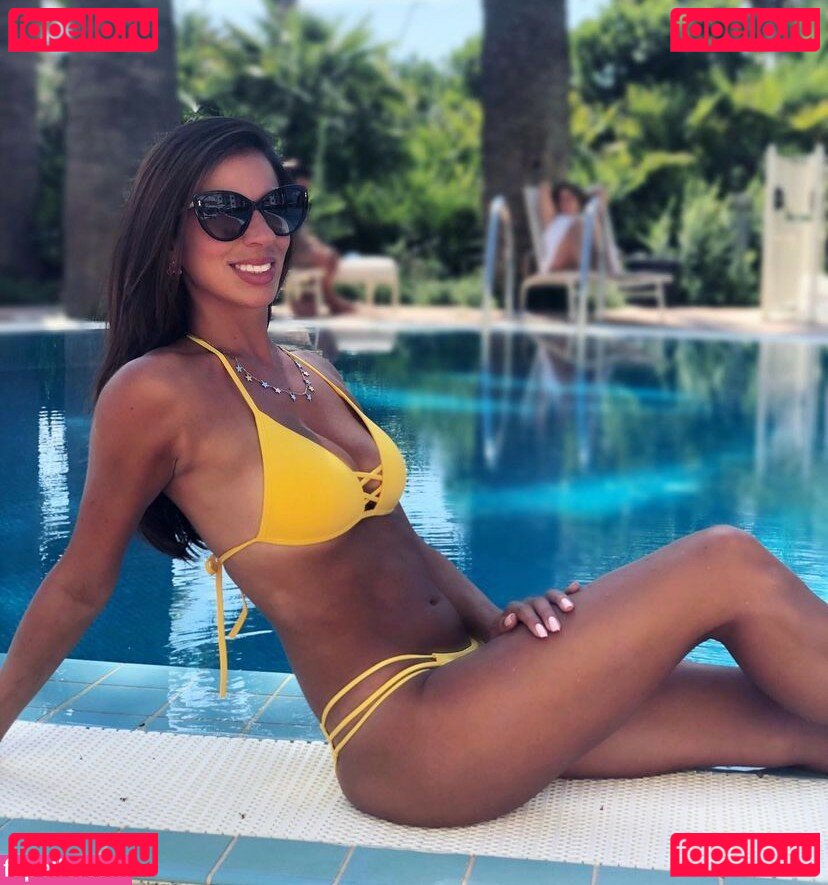 Estefy Lopez / estefanials / estefylopez_07 Onlyfans Photo Gallery 