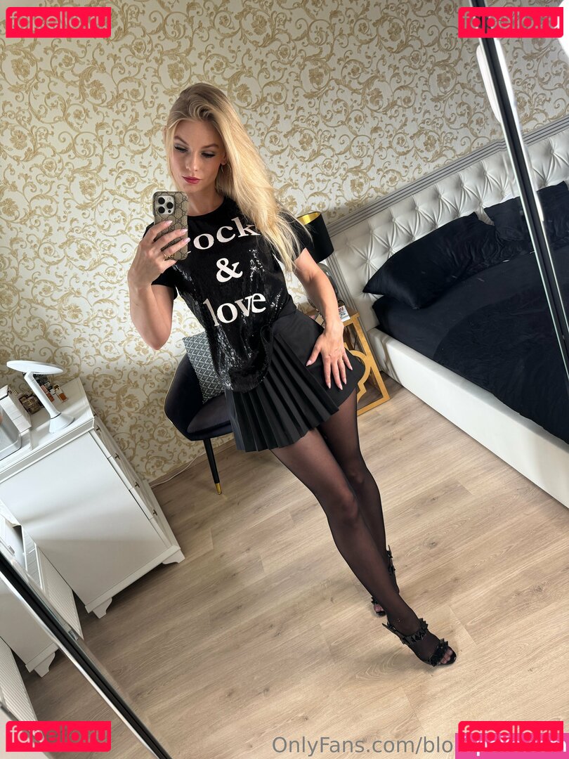 blonde_admin Onlyfans Photo Gallery 