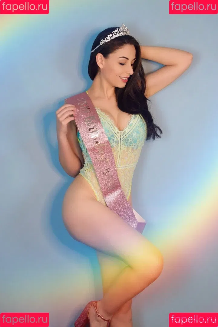 Giada Robin Onlyfans Photo Gallery 