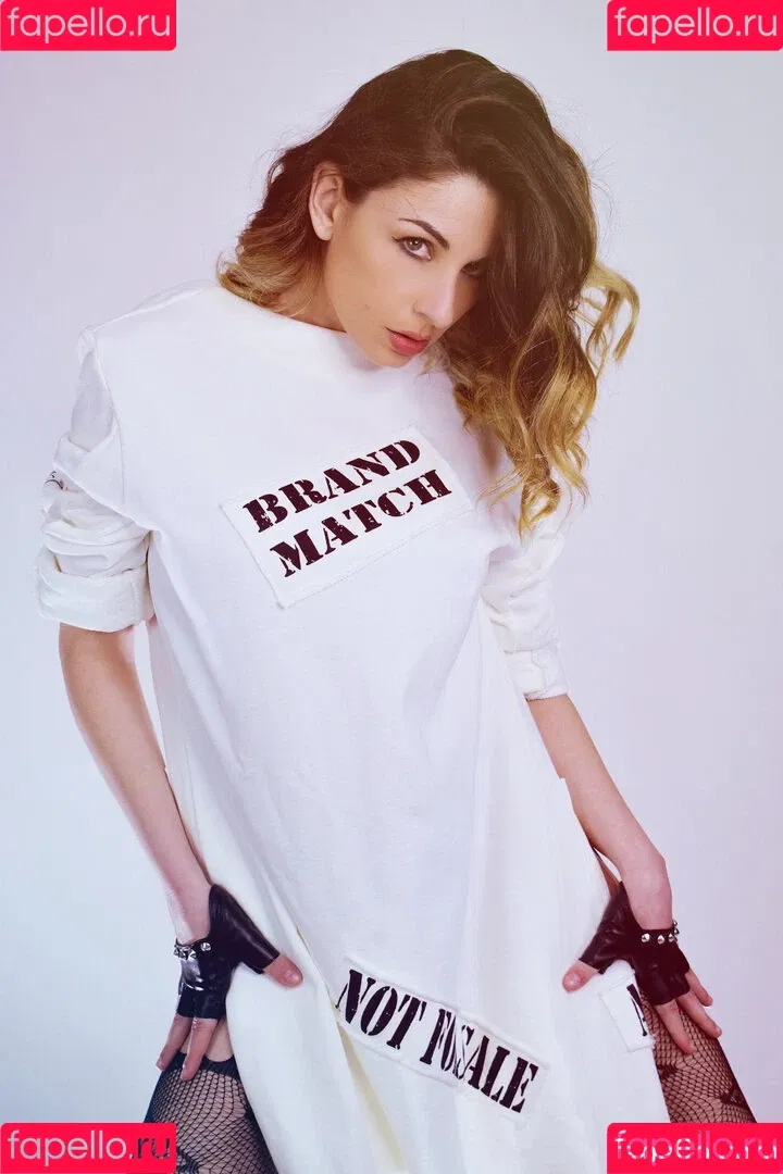 Giada Robin Onlyfans Photo Gallery 