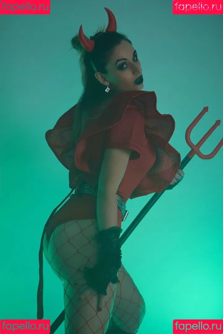 Giada Robin Onlyfans Photo Gallery 