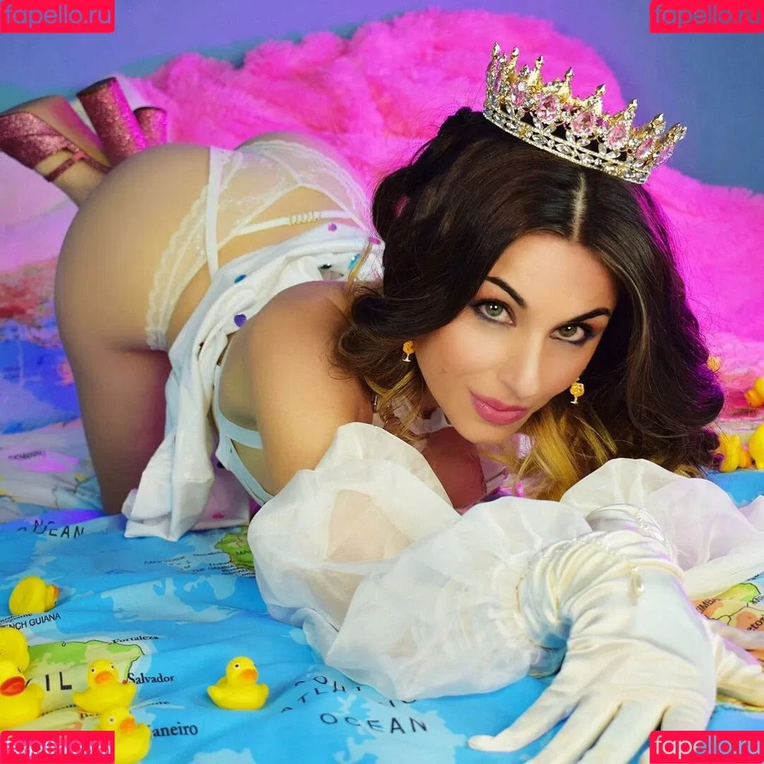 Giada Robin Onlyfans Photo Gallery 