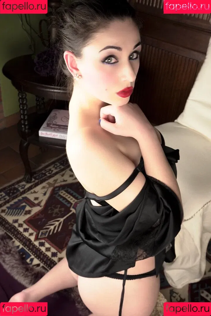 Giada Robin Onlyfans Photo Gallery 