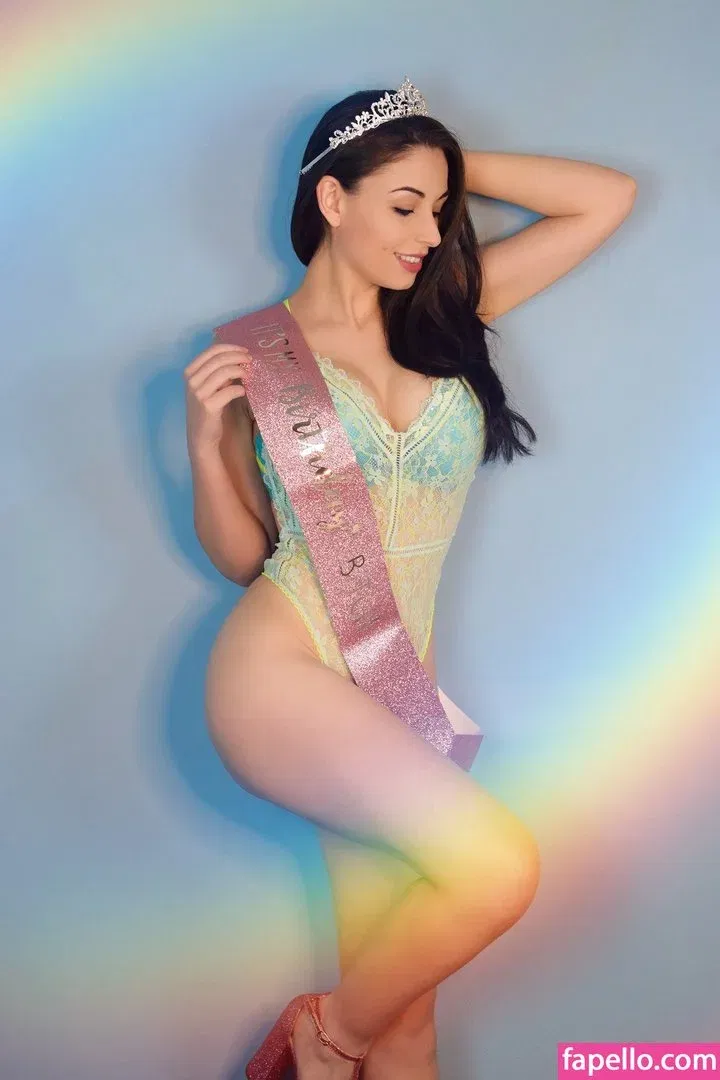 Giada Robin Onlyfans Photo Gallery 