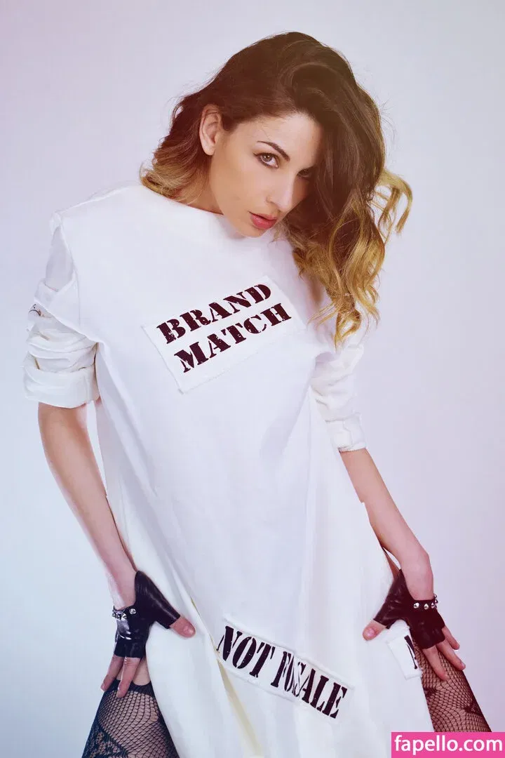 Giada Robin Onlyfans Photo Gallery 