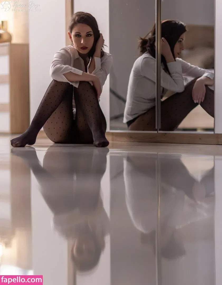 Giada Robin Onlyfans Photo Gallery 