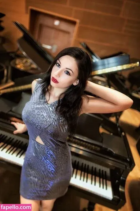 Giada Robin Onlyfans Photo Gallery 