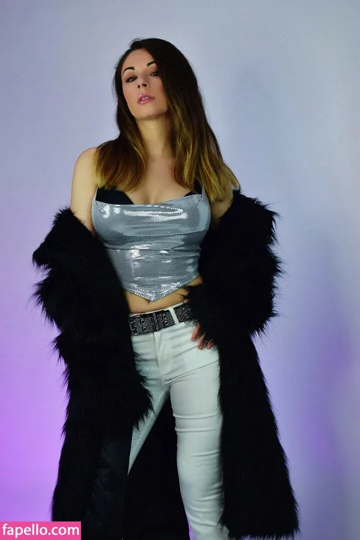 Giada Robin Onlyfans Photo Gallery 