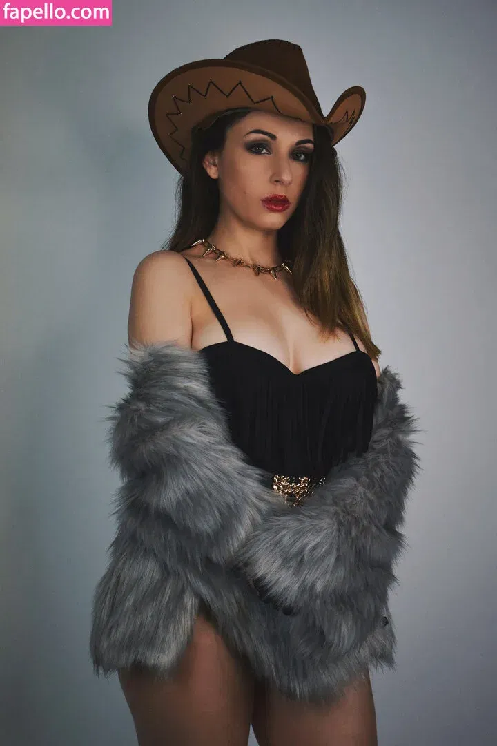 Giada Robin Onlyfans Photo Gallery 