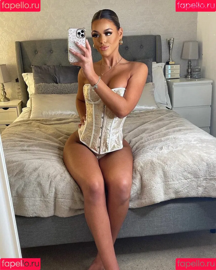 Brooke Taylor Lewis Onlyfans Photo Gallery 