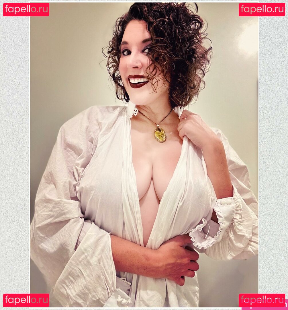 renfairepinup Onlyfans Photo Gallery 