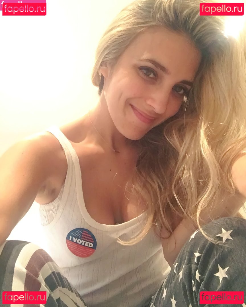 Roxy Paper Scissors / roxystriar Onlyfans Photo Gallery 