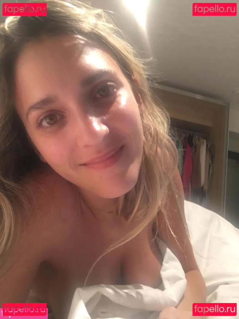 Roxy Paper Scissors / roxystriar Onlyfans Photo Gallery 