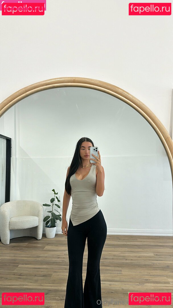 misschilli Onlyfans Photo Gallery 