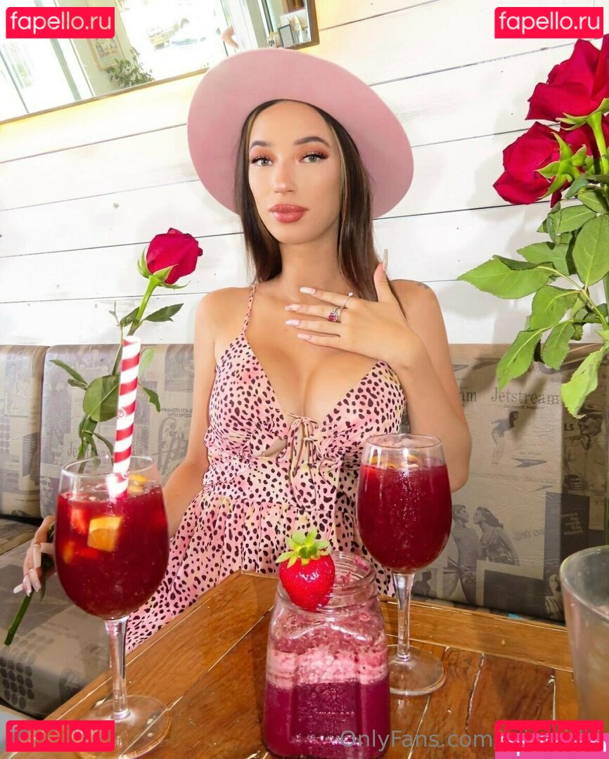 misschilli Onlyfans Photo Gallery 