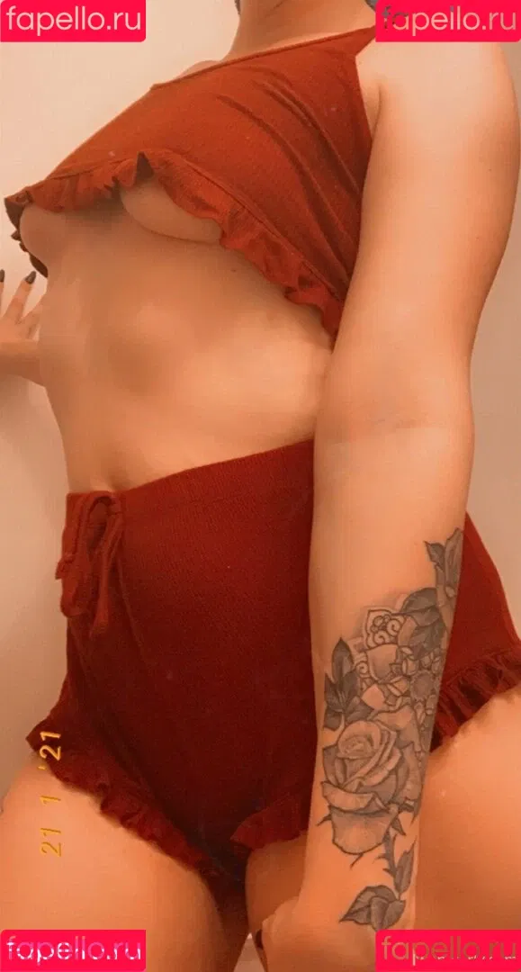 carlyraeofficial Onlyfans Photo Gallery 