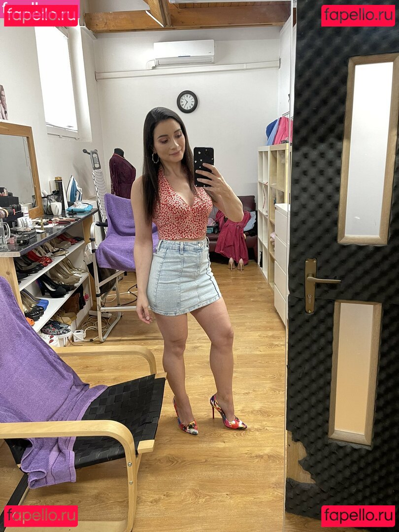 ValeBiancoxx / Valentina Bianco Nude Onlyfans Photo 8