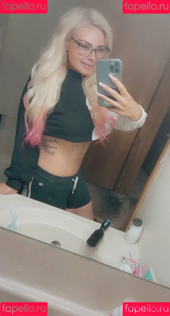 queenbeeautiful2021 Onlyfans Photo Gallery 