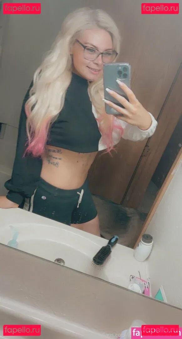 queenbeeautiful2021 Onlyfans Photo Gallery 