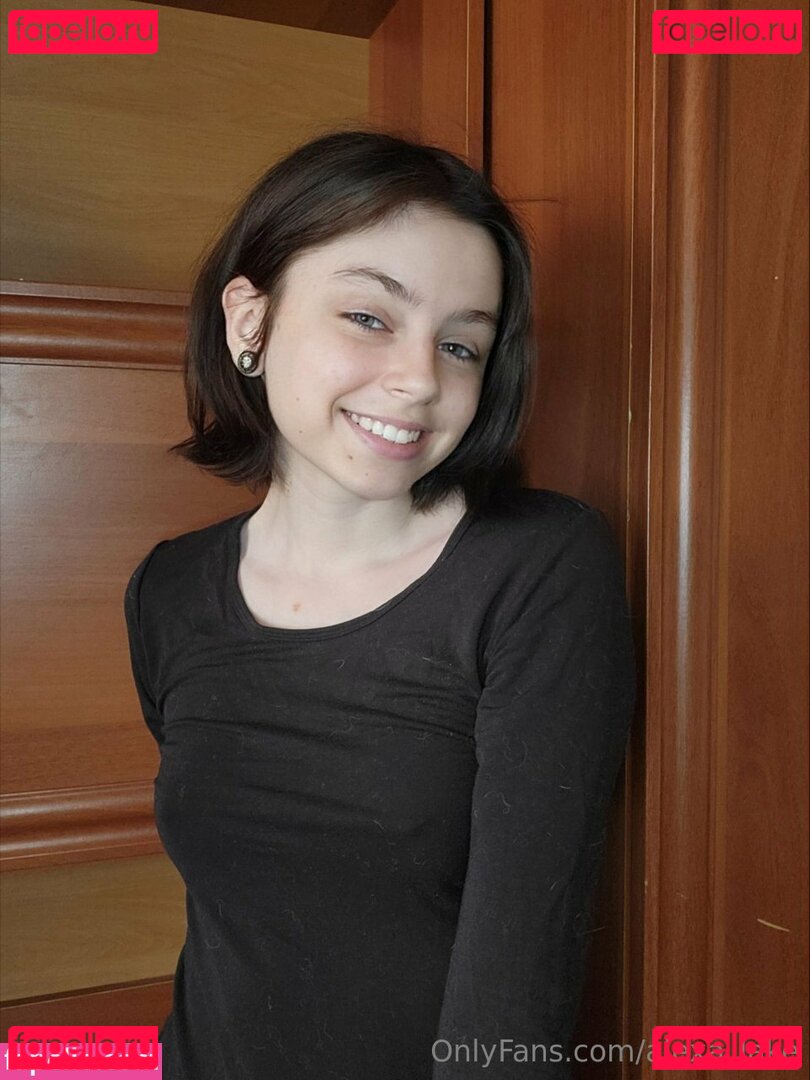 alexa_lake / lexarae93 Onlyfans Photo Gallery 