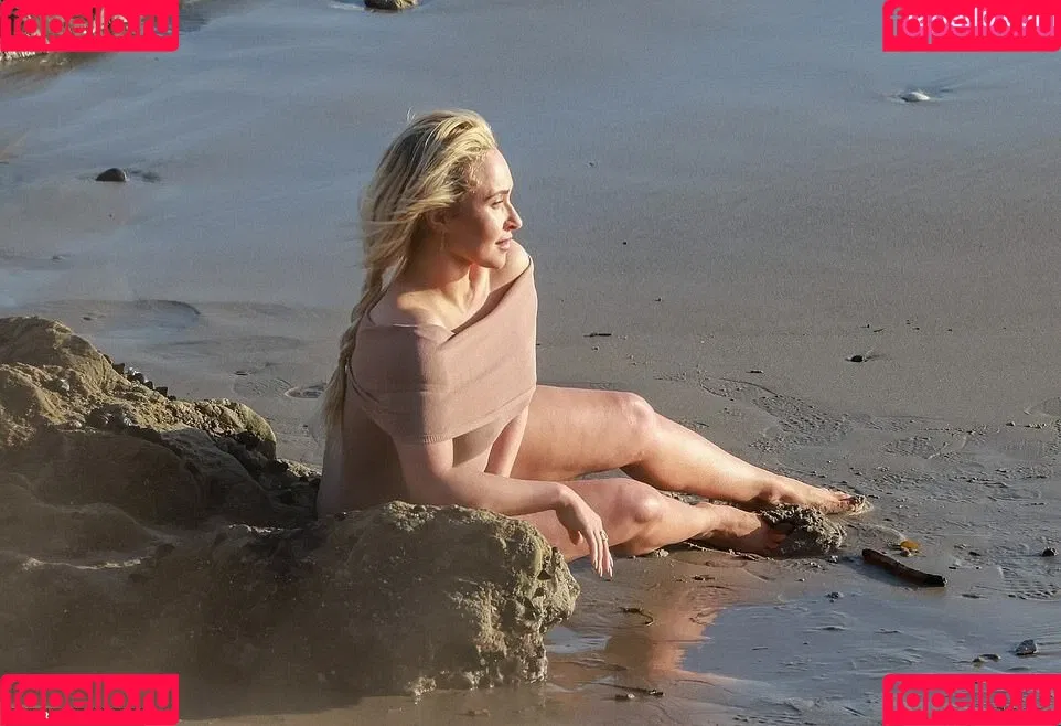 Hayden Panettiere Onlyfans Photo Gallery 