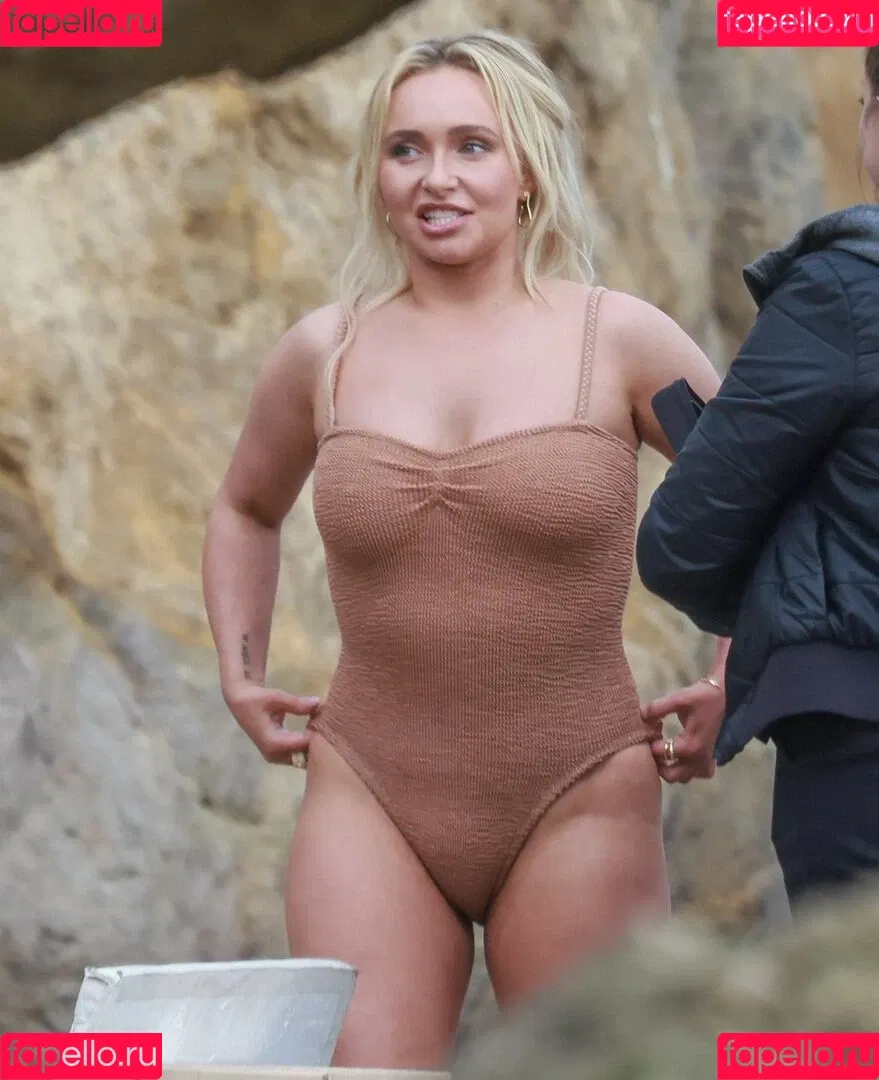 Hayden Panettiere Onlyfans Photo Gallery 