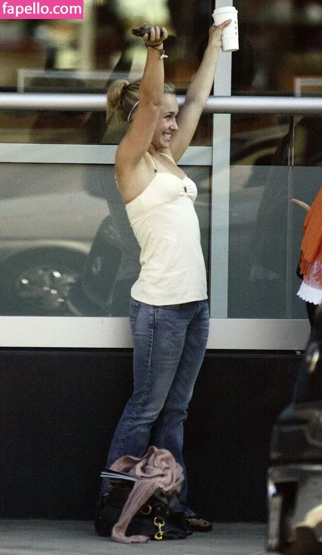 Hayden Panettiere Onlyfans Photo Gallery 