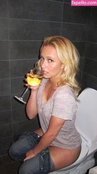 Hayden Panettiere Onlyfans Photo Gallery 
