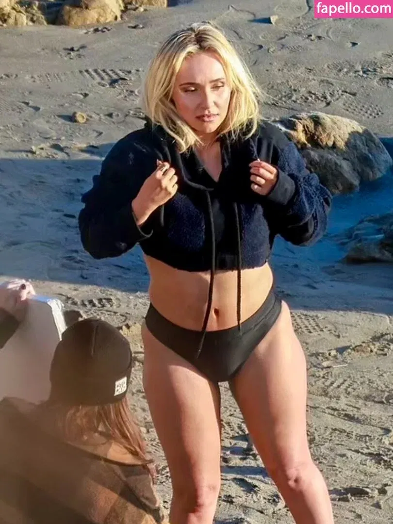 Hayden Panettiere Onlyfans Photo Gallery 