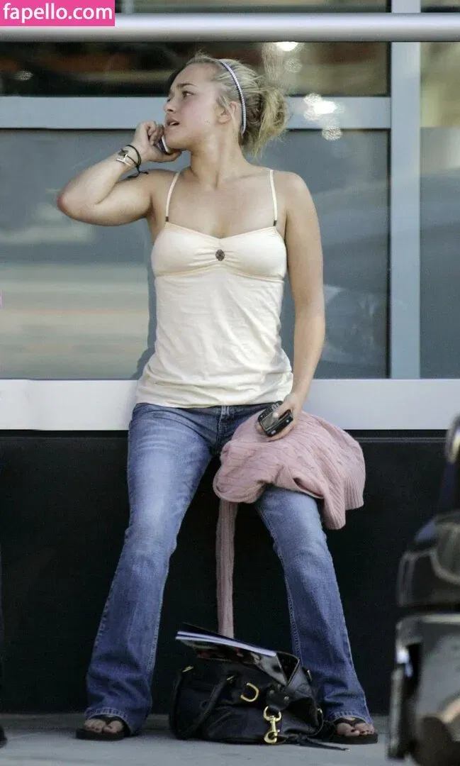 Hayden Panettiere Onlyfans Photo Gallery 