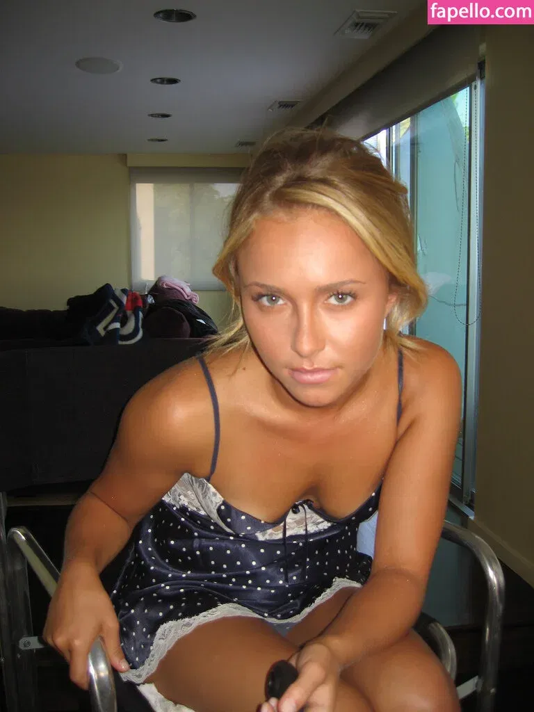 Hayden Panettiere Onlyfans Photo Gallery 