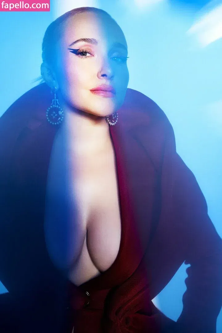 Hayden Panettiere Onlyfans Photo Gallery 