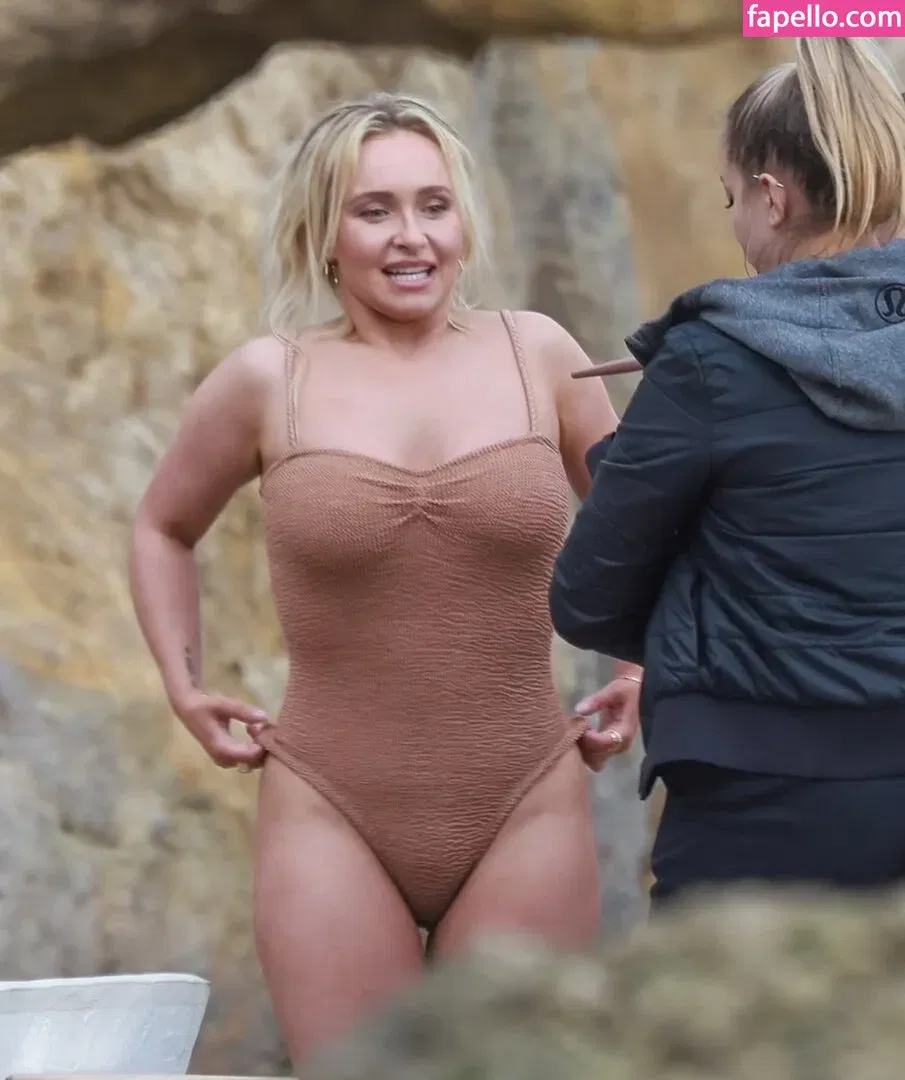 Hayden Panettiere Onlyfans Photo Gallery 