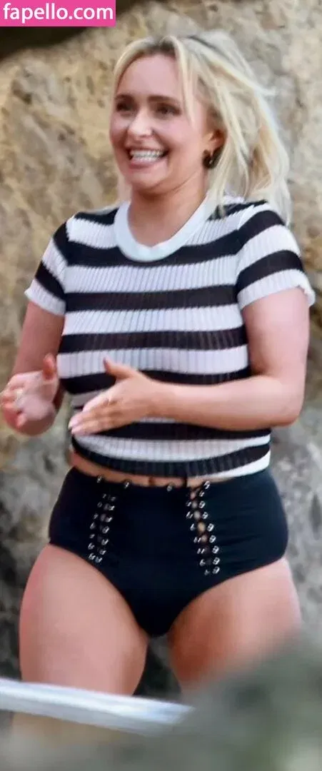 Hayden Panettiere Onlyfans Photo Gallery 