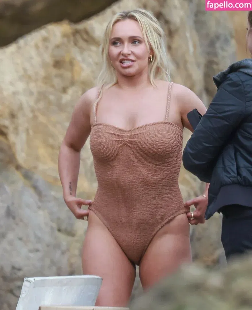 Hayden Panettiere Onlyfans Photo Gallery 