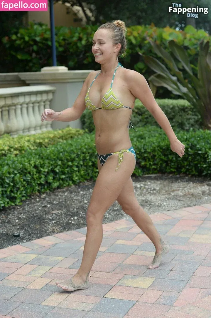 Hayden Panettiere Onlyfans Photo Gallery 