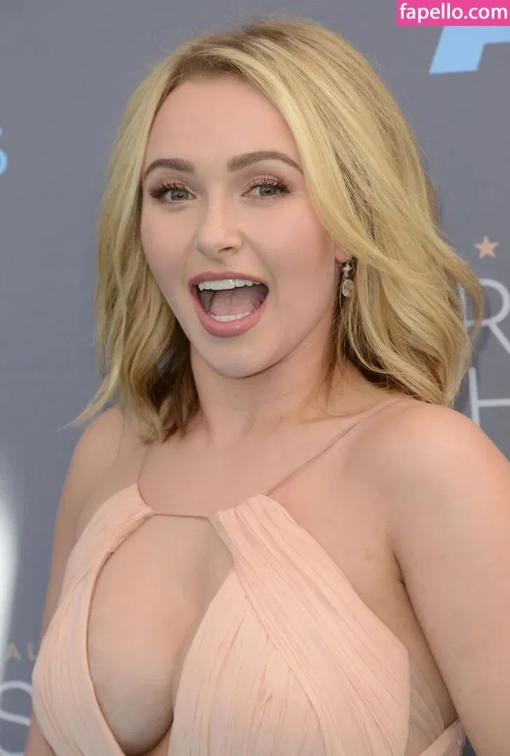 Hayden Panettiere Onlyfans Photo Gallery 