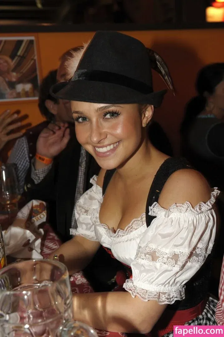 Hayden Panettiere Onlyfans Photo Gallery 